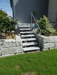 Gartentreppe, Feuerverzinkt. Treppenstufen aus Granit