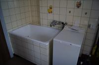 und eine Sitzbadewanne in der Küche waren die  sanitären Einrichtungen